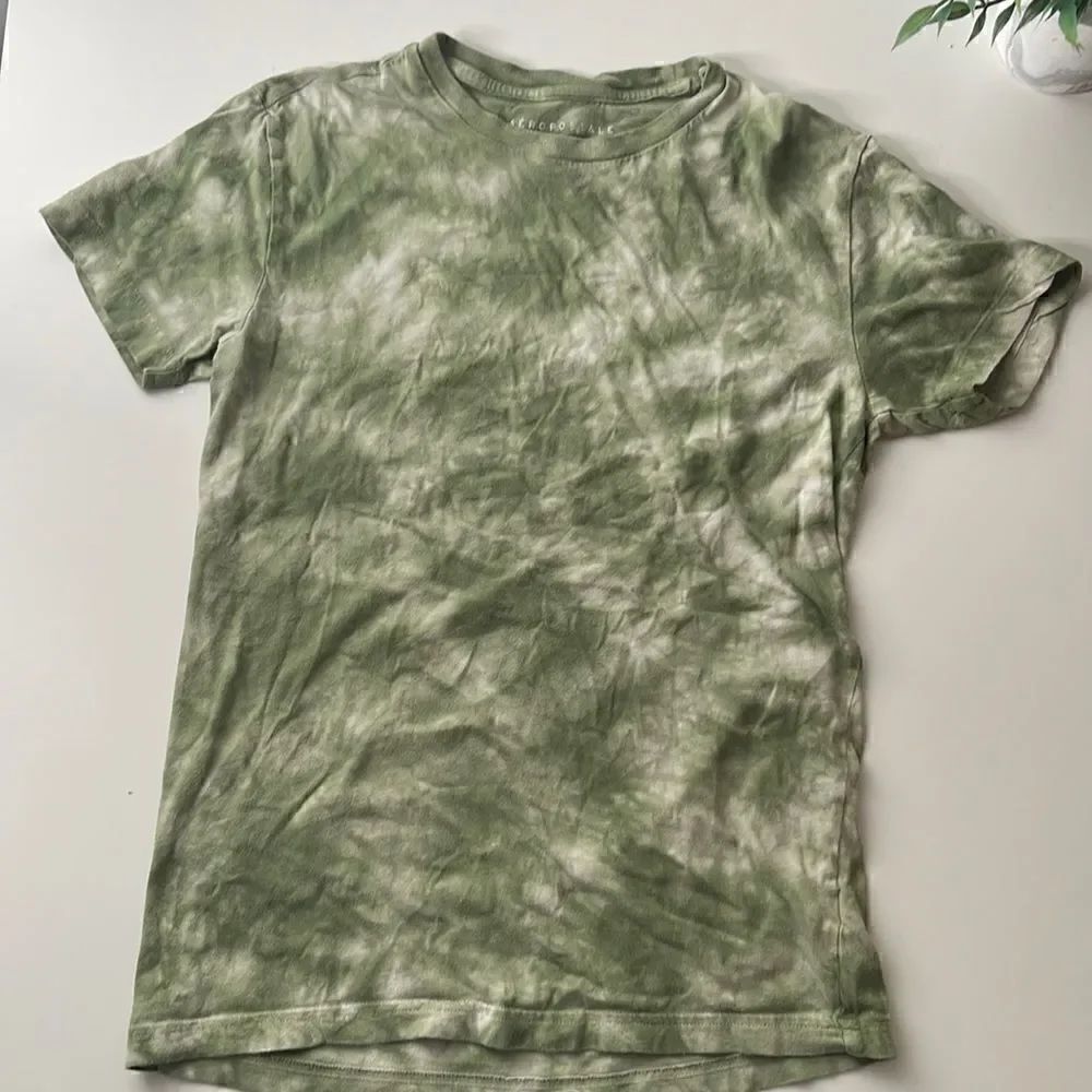 🌻3/20 Aeropostale tie dye short sleeve T-shirt.  Size XS.